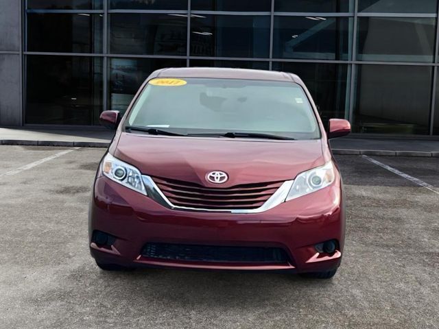 2017 Toyota Sienna LE