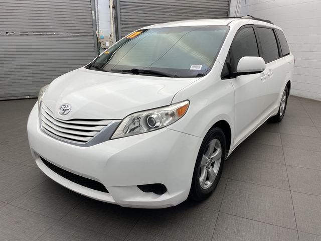 2017 Toyota Sienna 