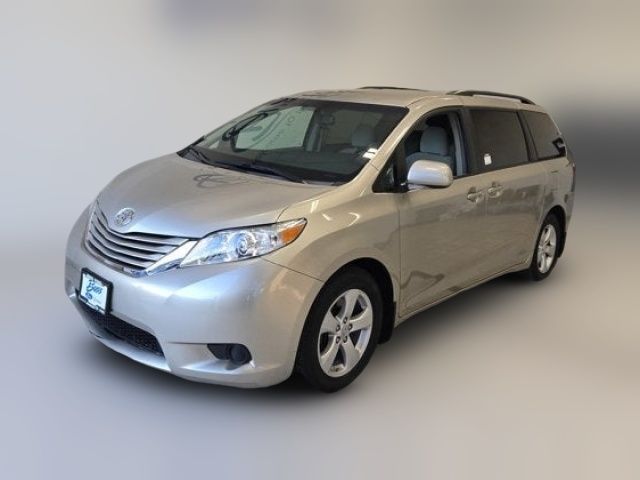 2017 Toyota Sienna LE Auto Access Seat