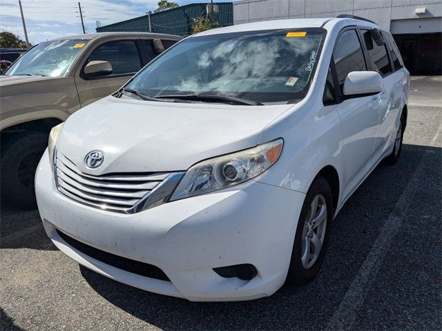 2017 Toyota Sienna LE