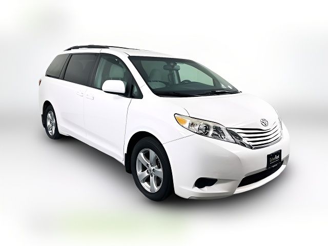 2017 Toyota Sienna LE