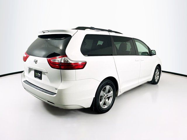 2017 Toyota Sienna LE