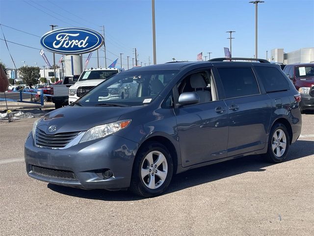 2017 Toyota Sienna LE