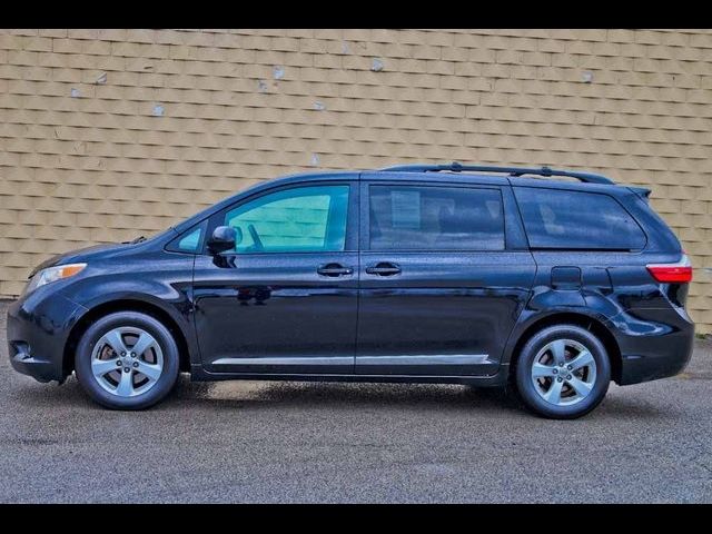 2017 Toyota Sienna 