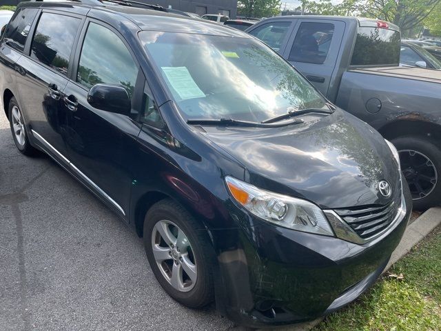 2017 Toyota Sienna 