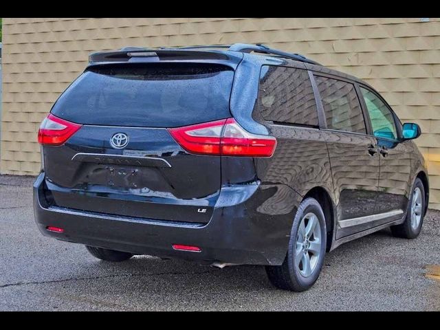 2017 Toyota Sienna 