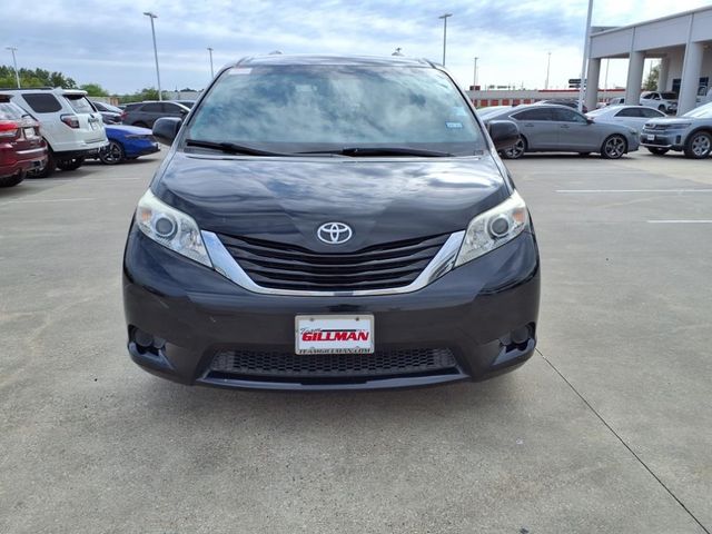 2017 Toyota Sienna LE