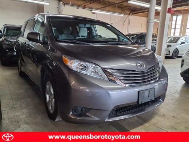 2017 Toyota Sienna LE