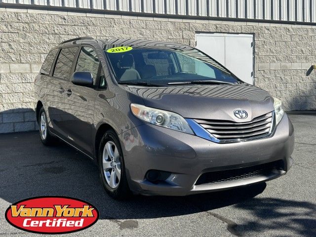 2017 Toyota Sienna LE