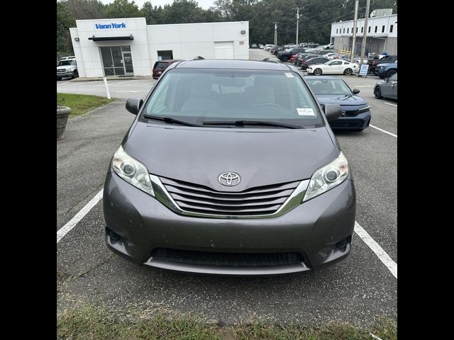 2017 Toyota Sienna LE