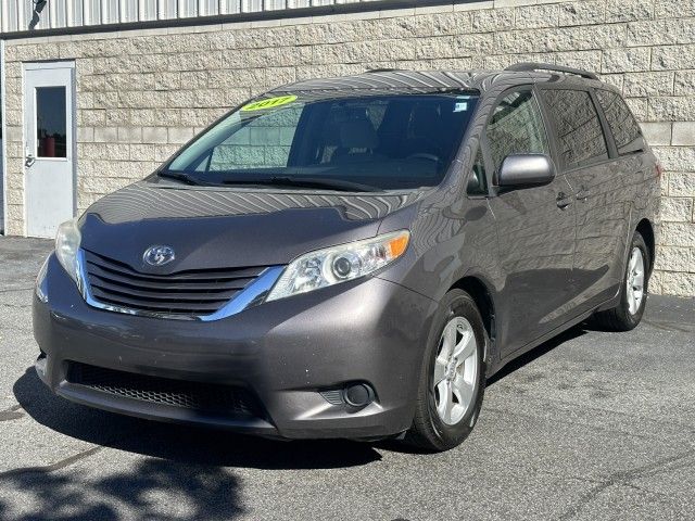 2017 Toyota Sienna LE