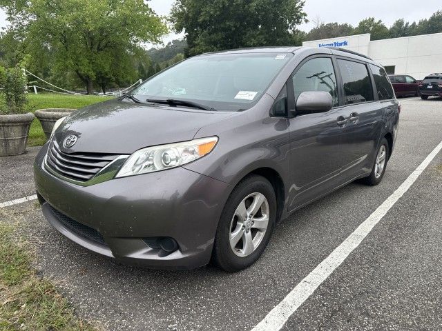 2017 Toyota Sienna LE