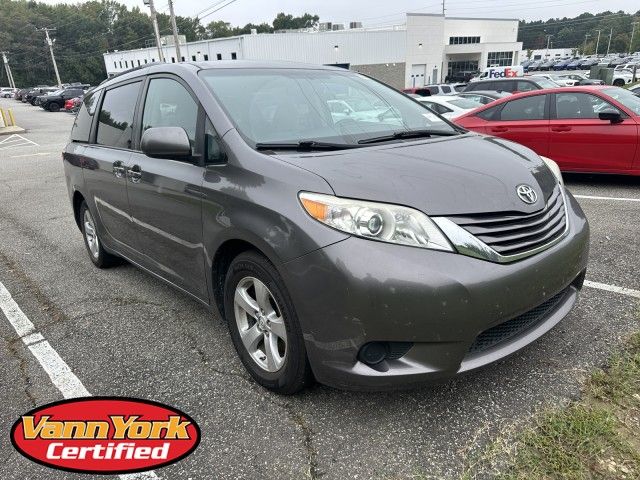 2017 Toyota Sienna LE