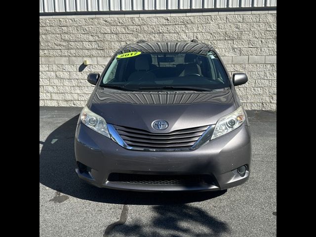 2017 Toyota Sienna LE