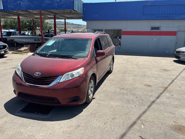 2017 Toyota Sienna LE