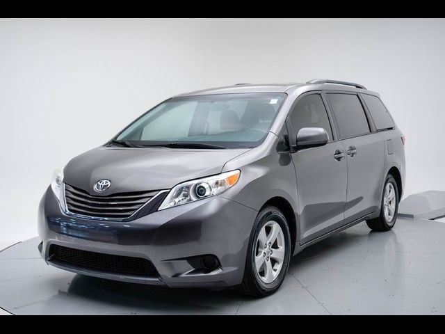 2017 Toyota Sienna LE