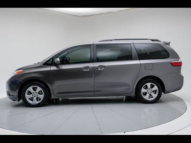 2017 Toyota Sienna LE