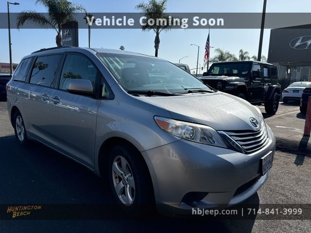 2017 Toyota Sienna LE