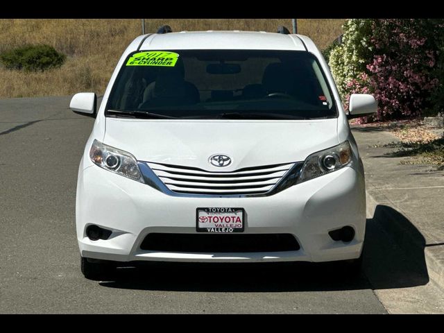 2017 Toyota Sienna 