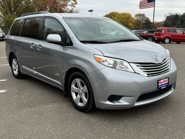 2017 Toyota Sienna 