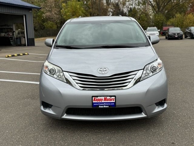 2017 Toyota Sienna 