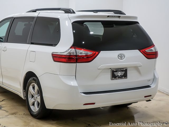 2017 Toyota Sienna 