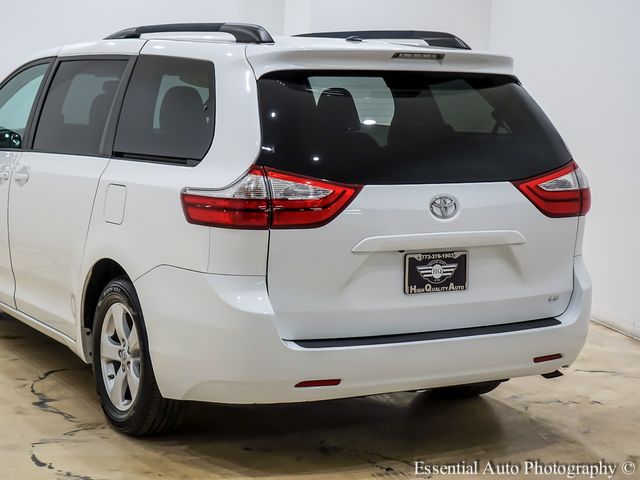 2017 Toyota Sienna 