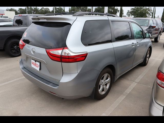 2017 Toyota Sienna 