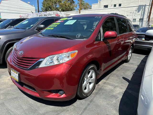 2017 Toyota Sienna LE