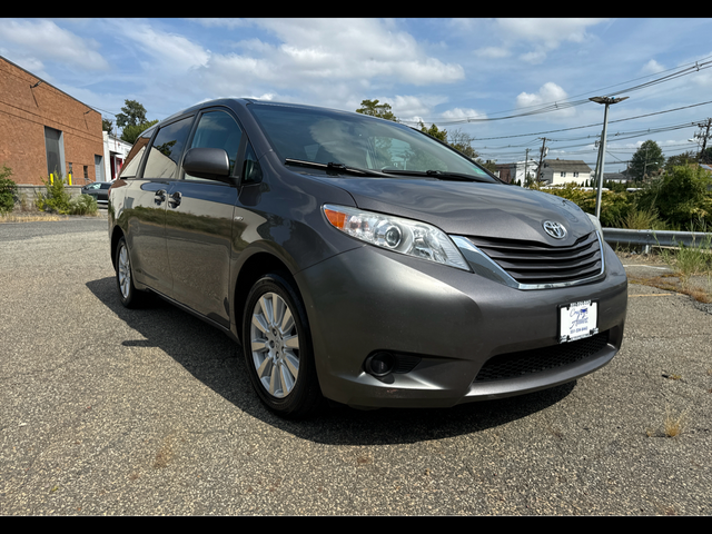 2017 Toyota Sienna LE