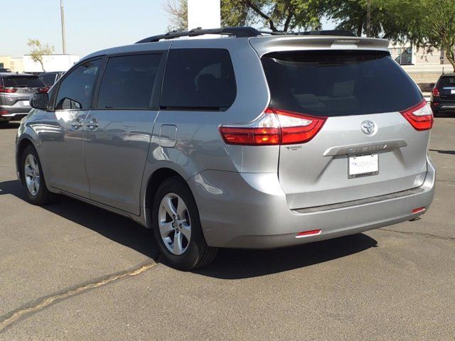 2017 Toyota Sienna LE Auto Access Seat