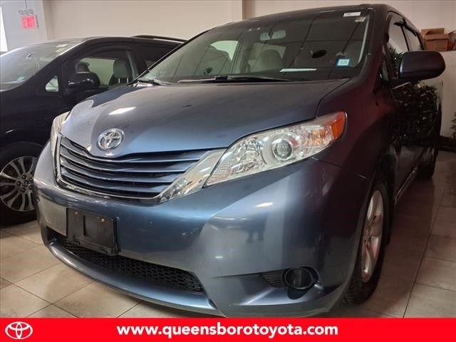 2017 Toyota Sienna LE