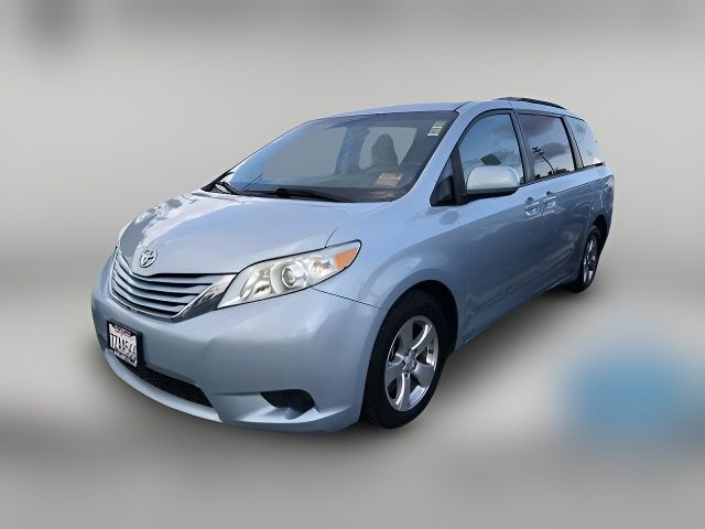 2017 Toyota Sienna LE Auto Access Seat