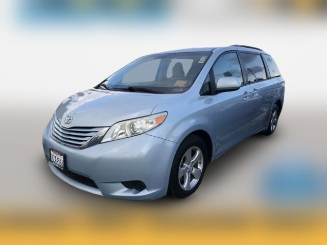 2017 Toyota Sienna LE Auto Access Seat