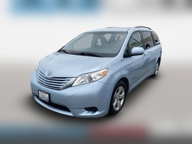 2017 Toyota Sienna LE Auto Access Seat