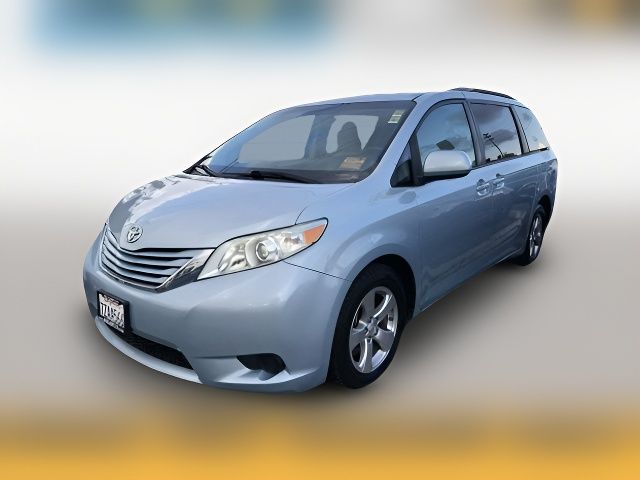 2017 Toyota Sienna LE Auto Access Seat