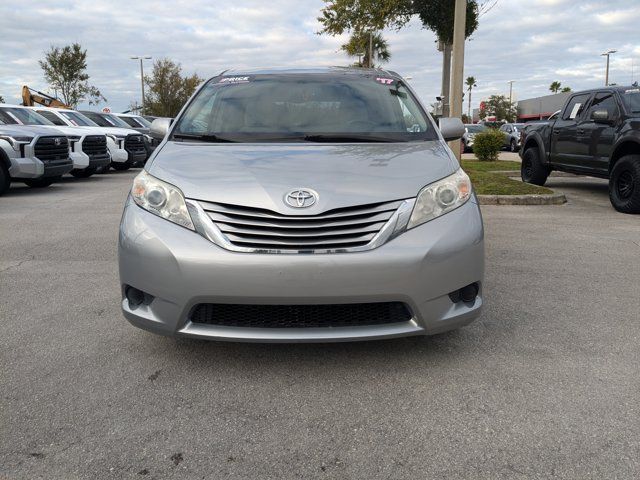 2017 Toyota Sienna LE