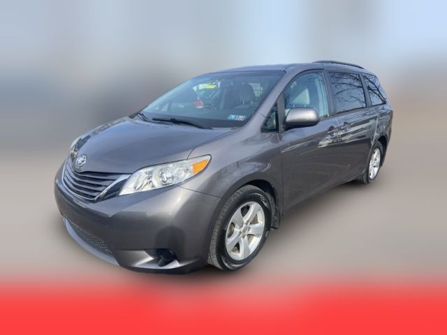 2017 Toyota Sienna LE Auto Access Seat