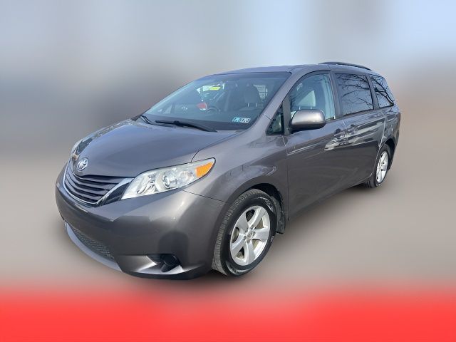 2017 Toyota Sienna LE Auto Access Seat