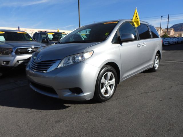 2017 Toyota Sienna LE