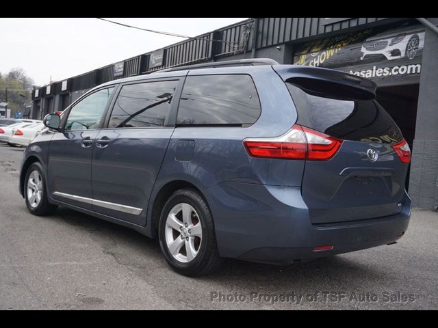 2017 Toyota Sienna LE