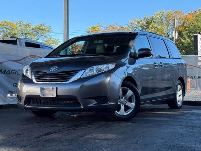 2017 Toyota Sienna LE