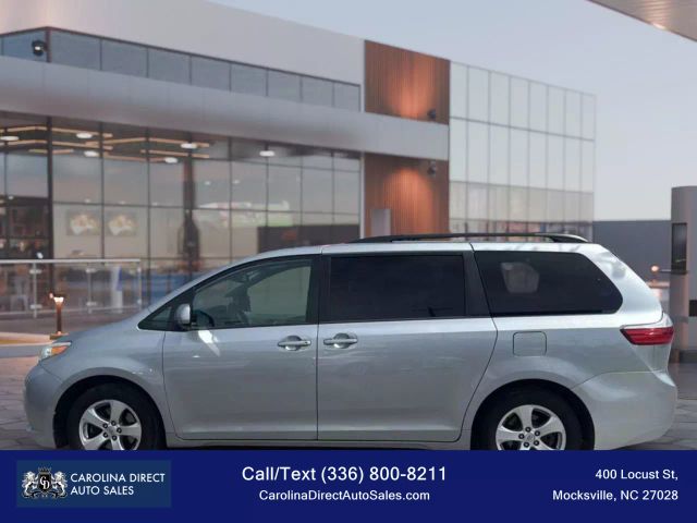 2017 Toyota Sienna LE