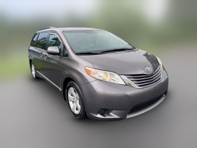 2017 Toyota Sienna LE