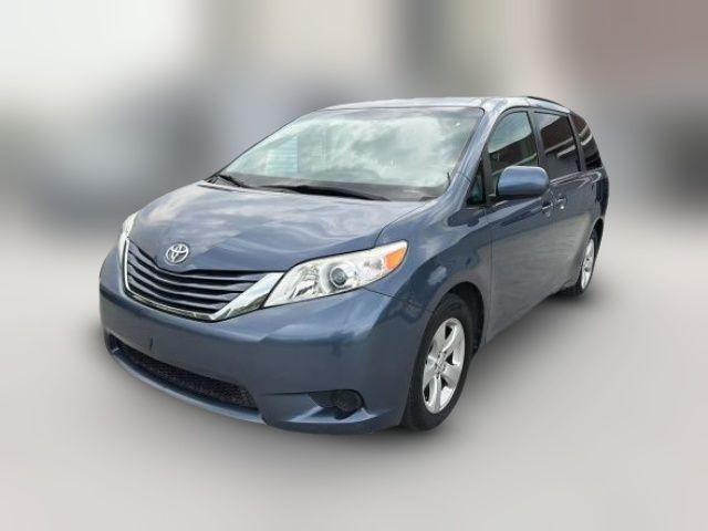 2017 Toyota Sienna LE