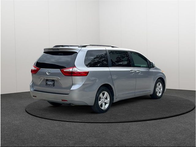 2017 Toyota Sienna 