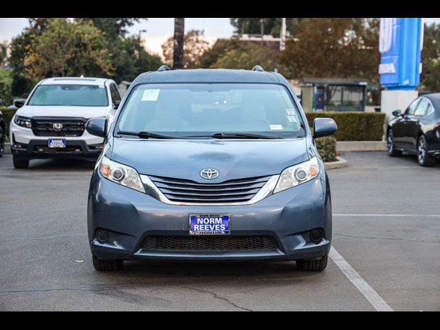 2017 Toyota Sienna LE Mobility