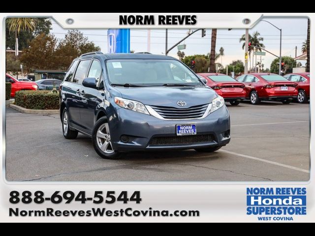 2017 Toyota Sienna LE Mobility