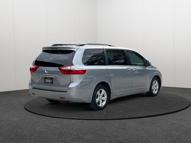 2017 Toyota Sienna LE Mobility