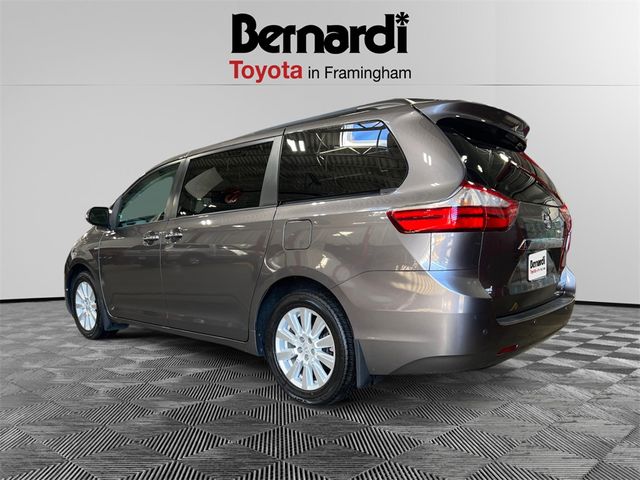 2017 Toyota Sienna 